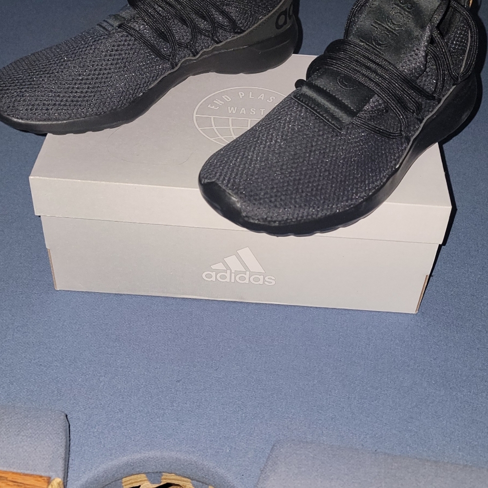 Shoes - Picture 4 of 4